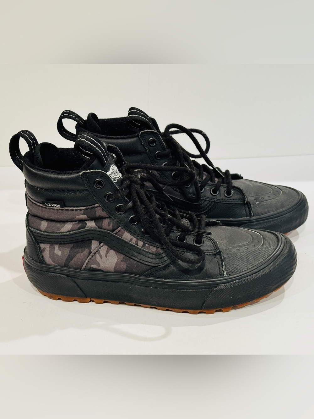Vans Sk8-Hi MTE Black Camo Leather High Top Sneakers Sz 6.5M / 8W